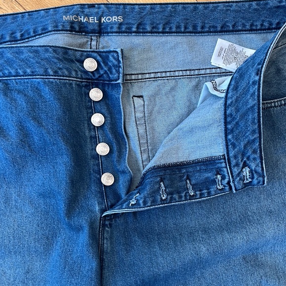 Michael Kors Wide Leg Cropped Jeans. - Picture 6 of 9